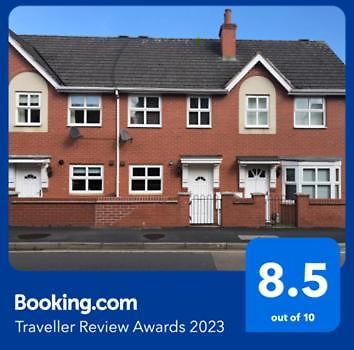 House Number 4 Sleeps Up To 4 With Smart Tvs In Every Room Wellington  Esterno foto
