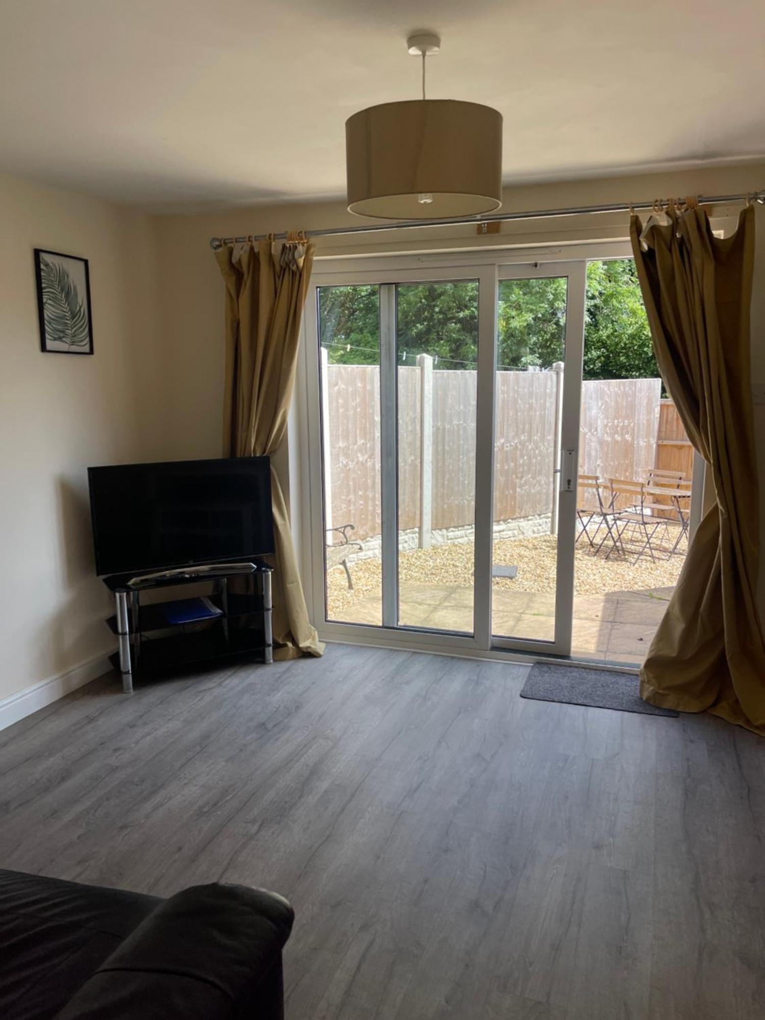 House Number 4 Sleeps Up To 4 With Smart Tvs In Every Room Wellington  Esterno foto