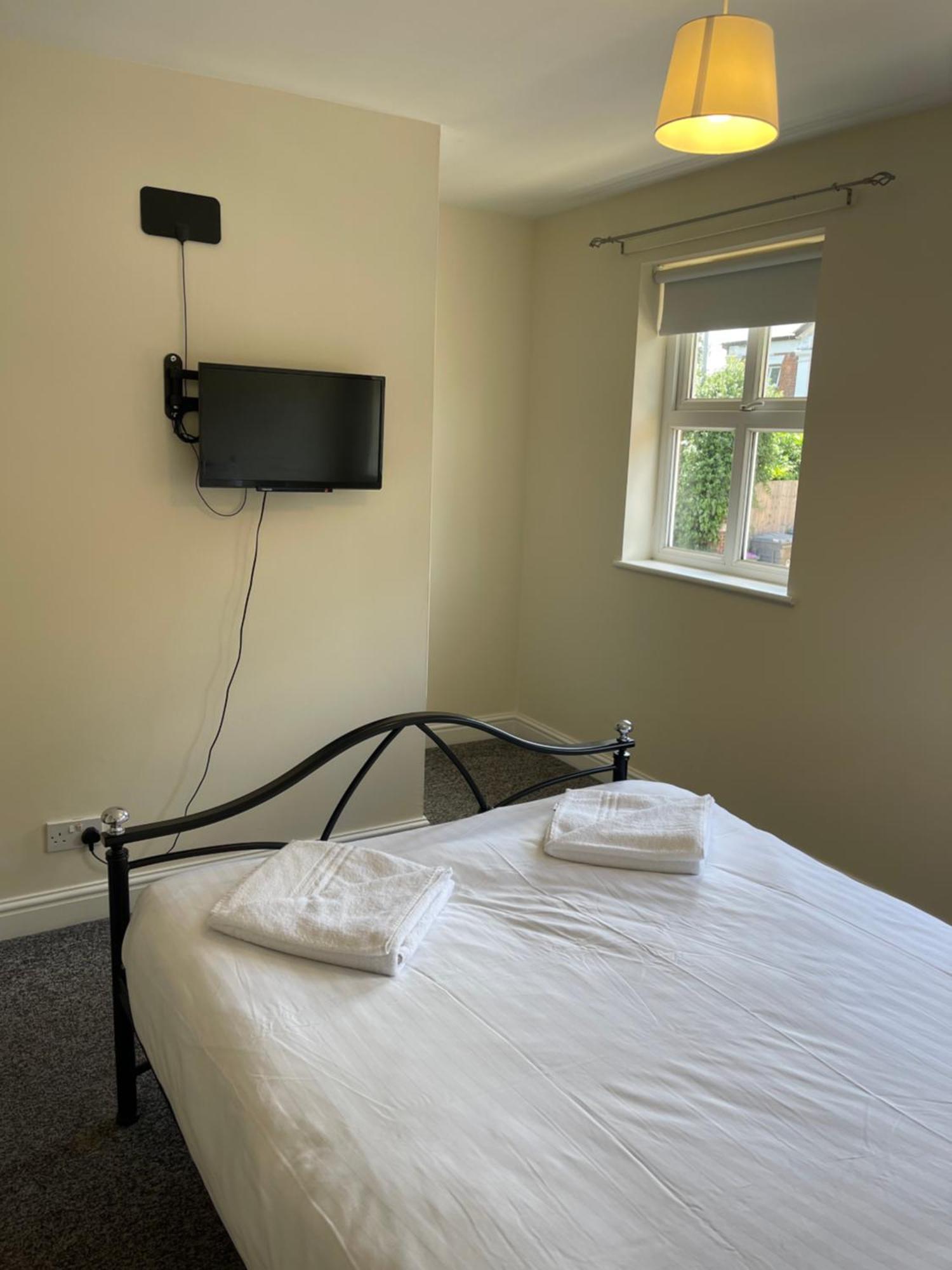 House Number 4 Sleeps Up To 4 With Smart Tvs In Every Room Wellington  Esterno foto