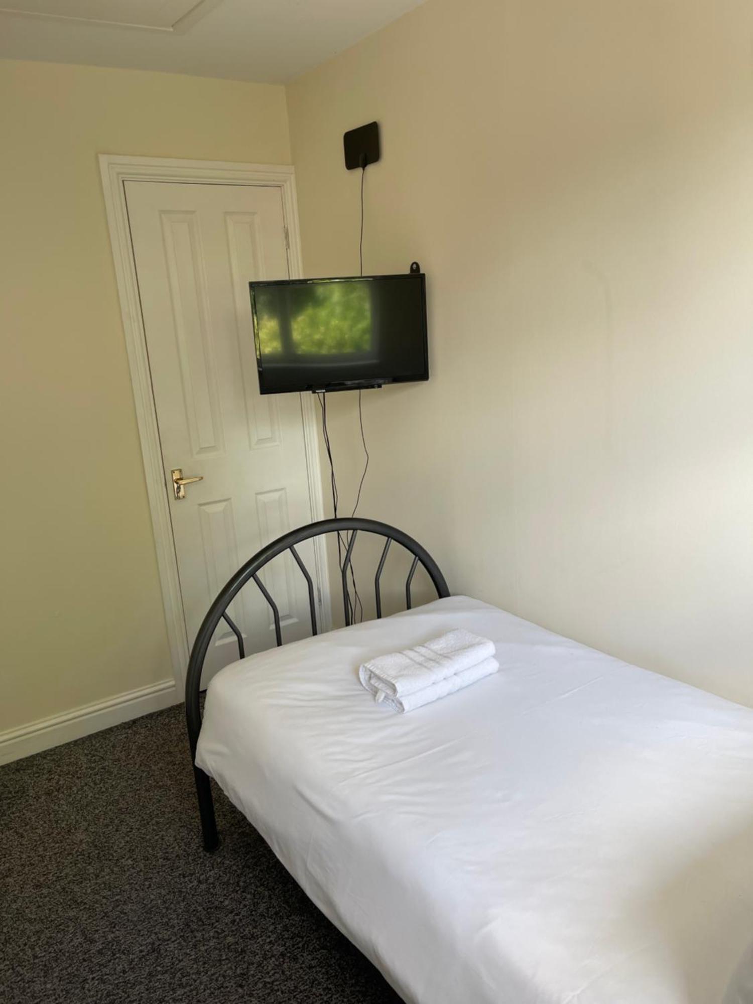 House Number 4 Sleeps Up To 4 With Smart Tvs In Every Room Wellington  Esterno foto