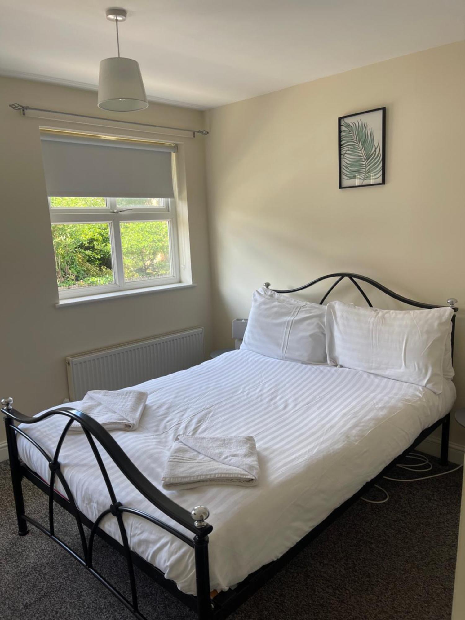 House Number 4 Sleeps Up To 4 With Smart Tvs In Every Room Wellington  Esterno foto