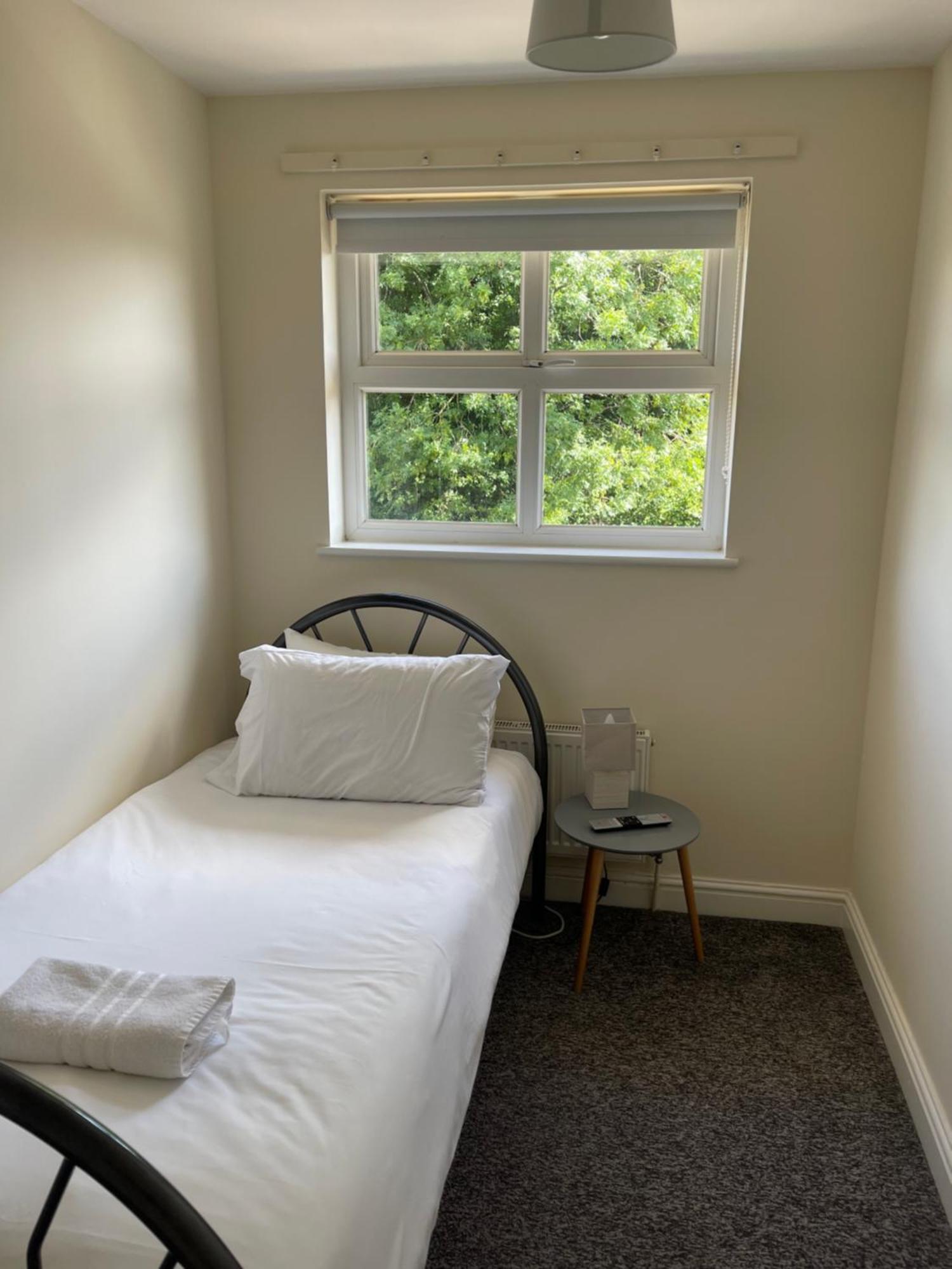 House Number 4 Sleeps Up To 4 With Smart Tvs In Every Room Wellington  Esterno foto