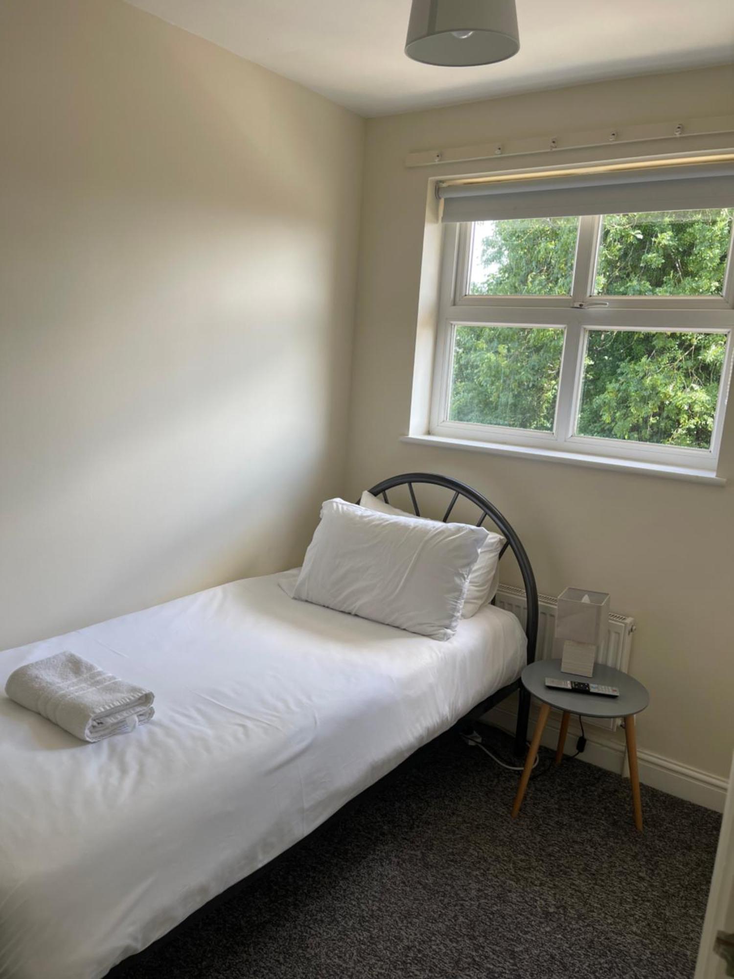 House Number 4 Sleeps Up To 4 With Smart Tvs In Every Room Wellington  Esterno foto